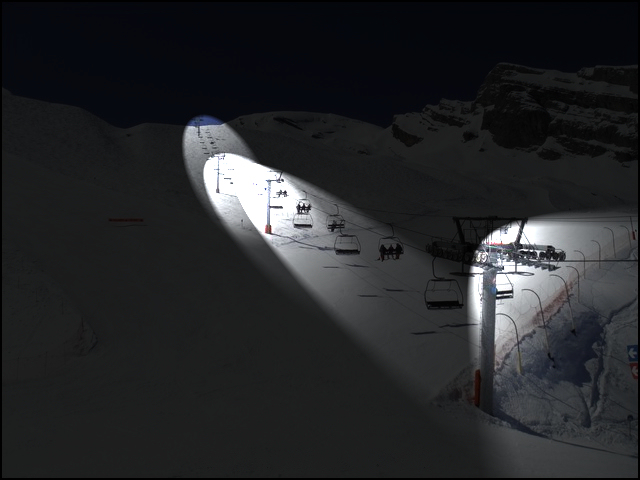 Eclairage piste de ski la nuit